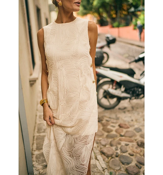 Round Neck Sleeveless Shift Dress